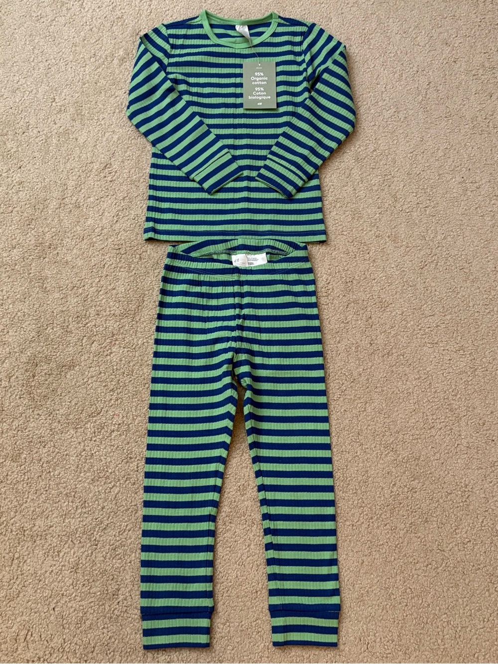 New with tags, H&M organic cotton pjs set, size 4T